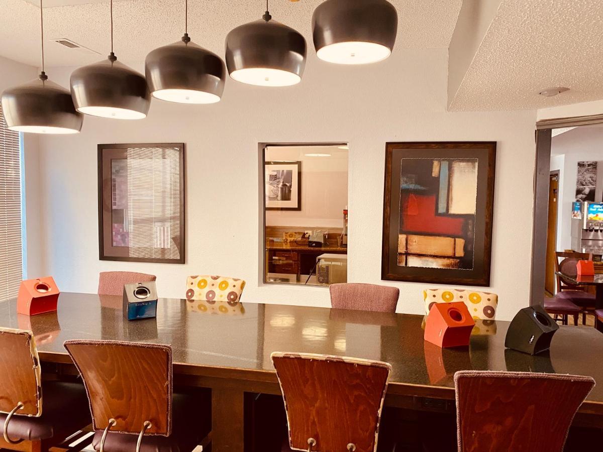 Howard Johnson By Wyndham Branson Theatre District Экстерьер фото
