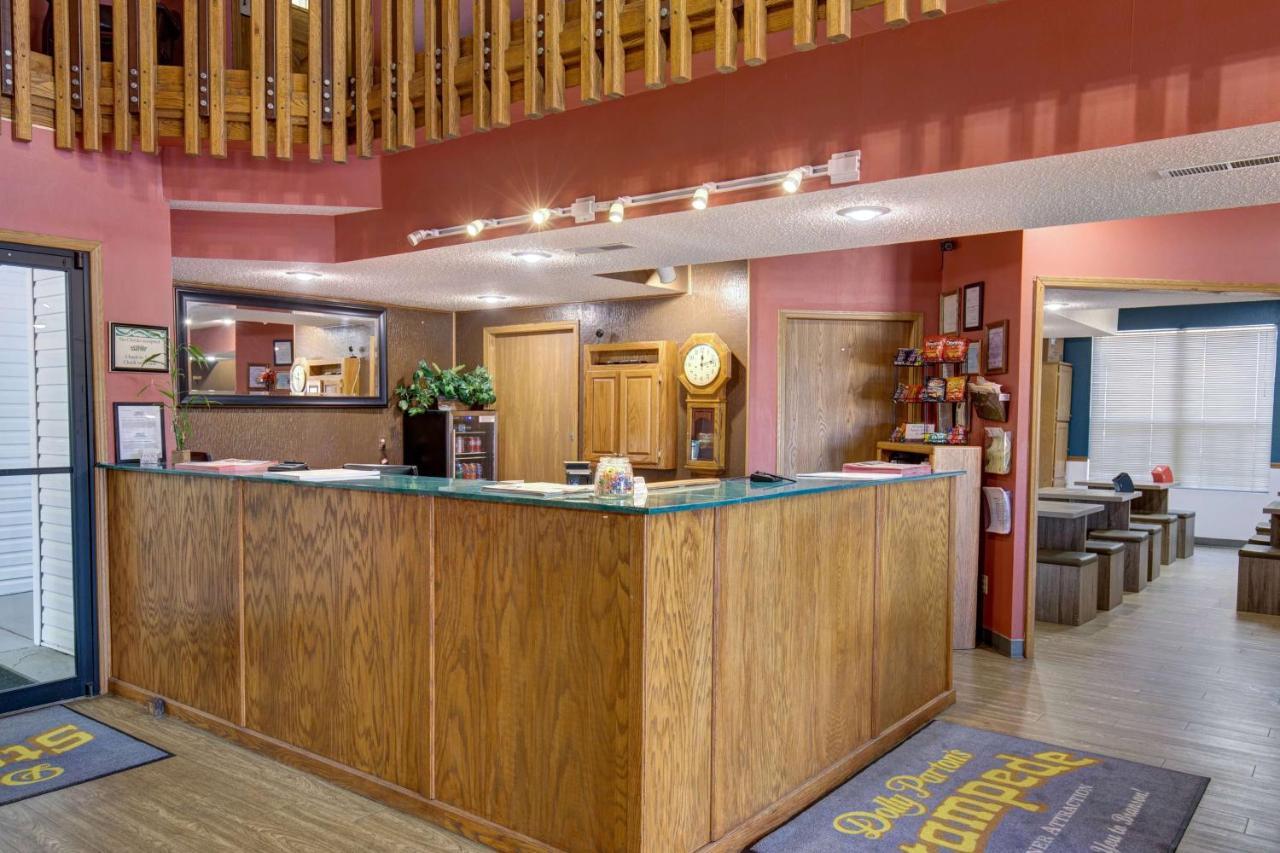 Howard Johnson By Wyndham Branson Theatre District Экстерьер фото