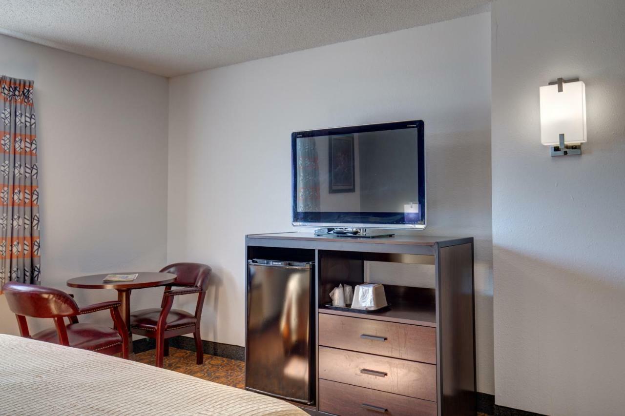 Howard Johnson By Wyndham Branson Theatre District Экстерьер фото