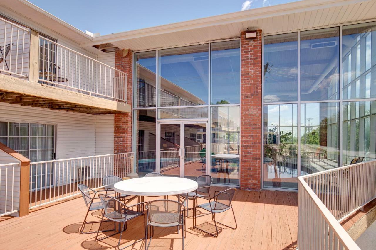Howard Johnson By Wyndham Branson Theatre District Экстерьер фото
